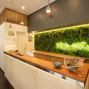 Hotel Five, Milán